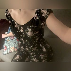 XL black rose floral pantsuit very cute with tie around waist. Stretchy